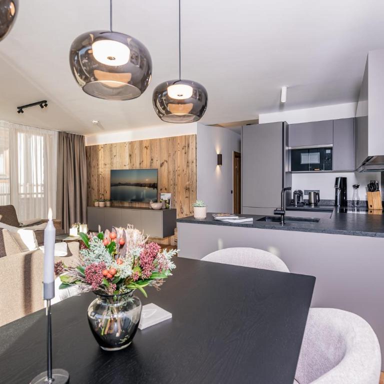 Modern Apartment with Panoramic View - Apartment - 11