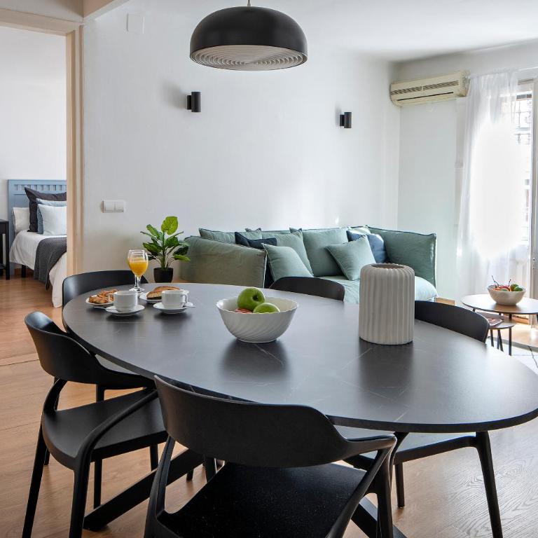 Habitat Apartments Art - Three-Bedroom Apartment (6 Adults) - 3