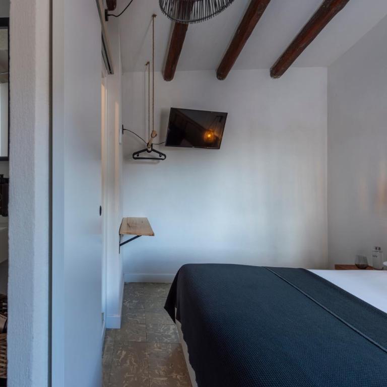 Hostal Boutique Es Menut - Habitación Doble Deluxe con terraza y vistas al mar - 5