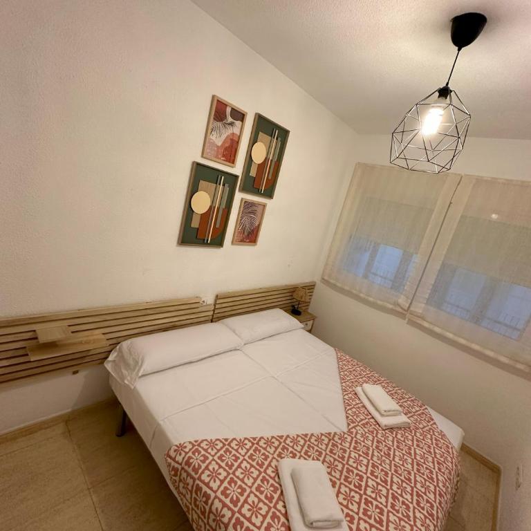 Alicante Beach and Center - Two-Bedroom Apartment - 29