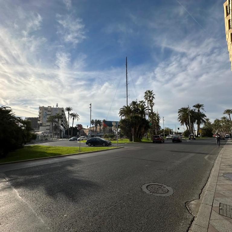 Alicante Beach and Center - Two-Bedroom Apartment - 78