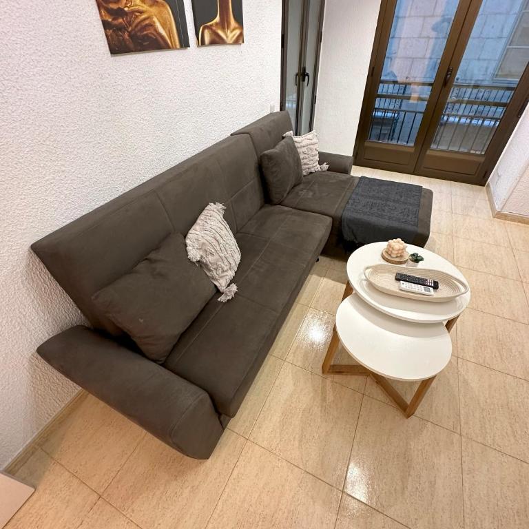 Alicante Beach and Center - Two-Bedroom Apartment - 13