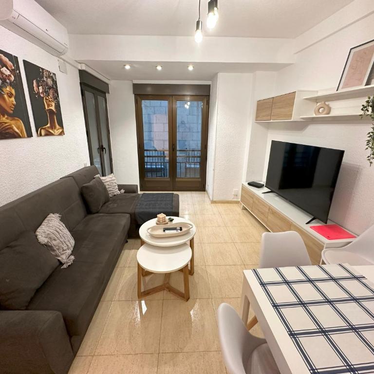 Alicante Beach and Center - Two-Bedroom Apartment - 10