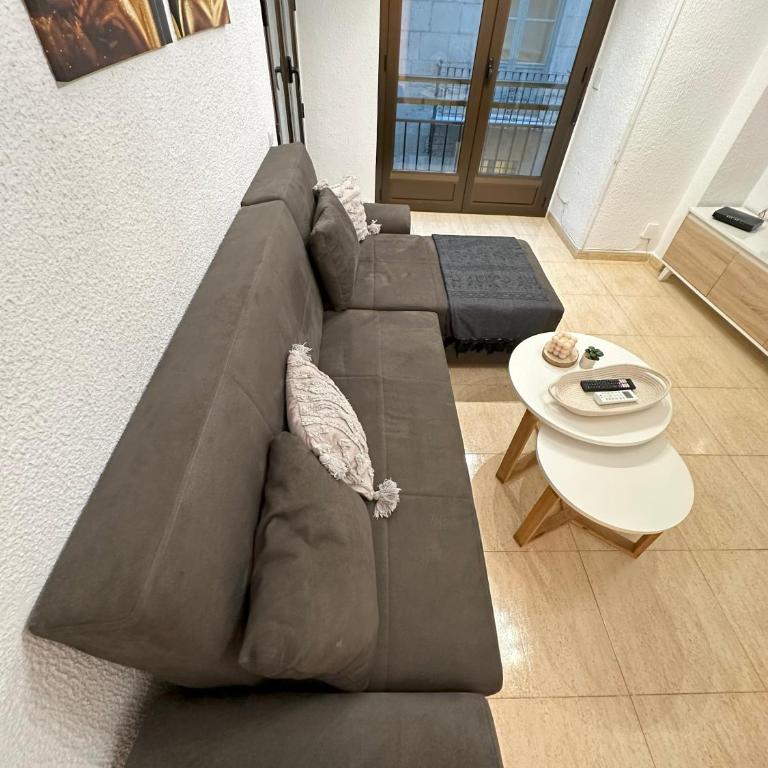 Alicante Beach and Center - Two-Bedroom Apartment - 12