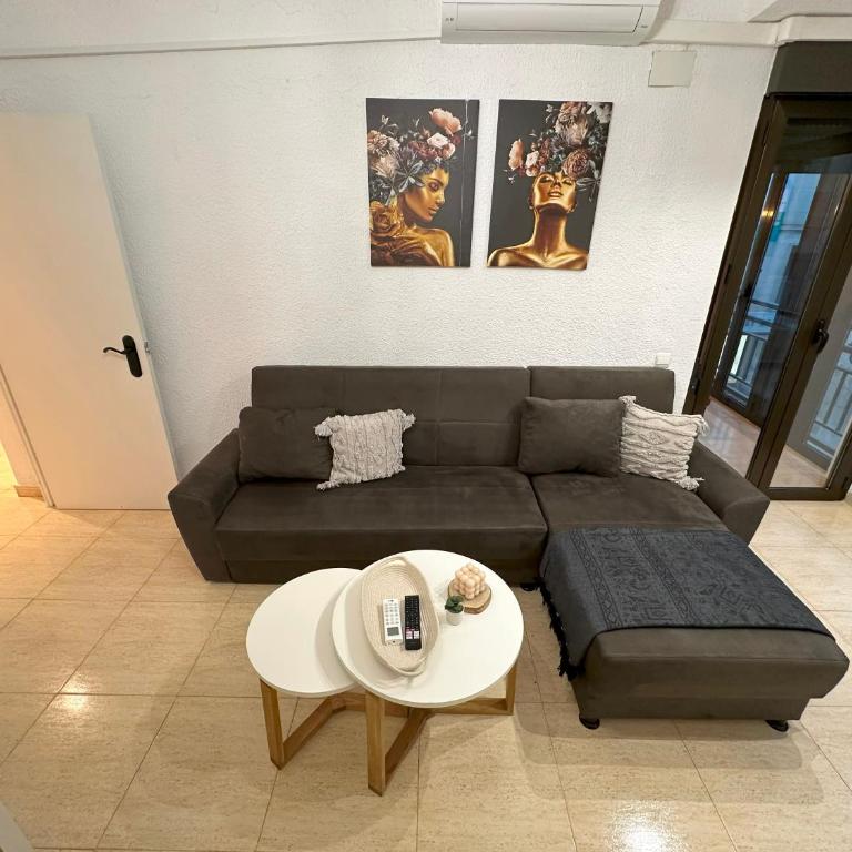Alicante Beach and Center - Two-Bedroom Apartment - 14