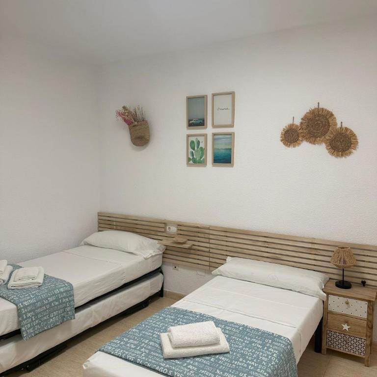 Alicante Beach and Center - Two-Bedroom Apartment - 33