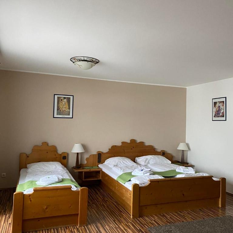 Hotel Aquamarin - Dreibettzimmer mit Bergblick - 1