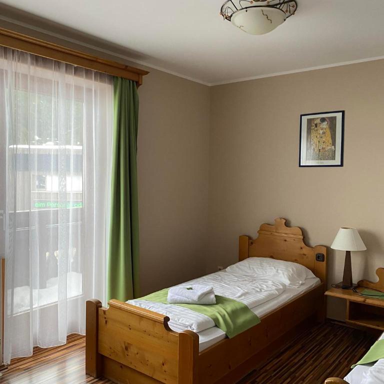 Hotel Aquamarin - Dreibettzimmer mit Bergblick - 4