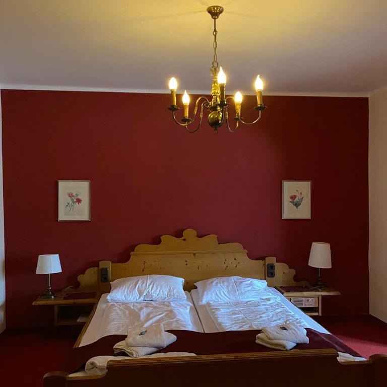 Hotel Aquamarin - Vierbettzimmer mit Bergblick - 1