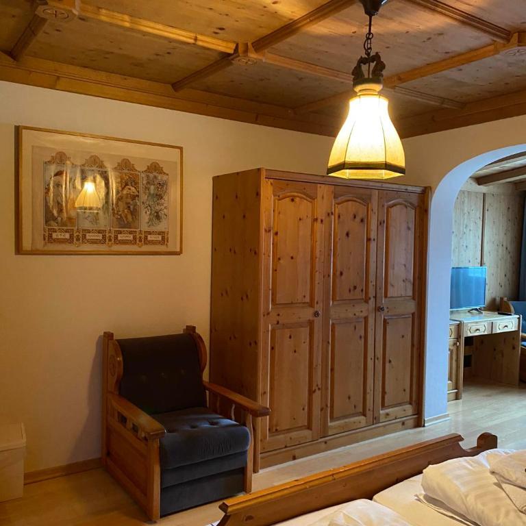 Hotel Aquamarin - Vierbettzimmer mit Bergblick - 9