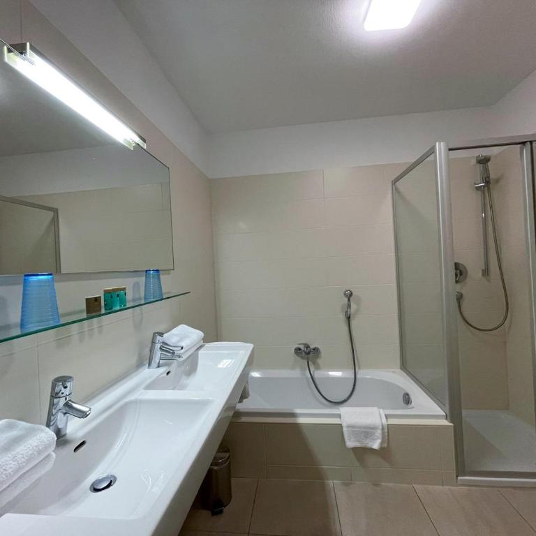 Ski & Golf Apartments by Kaprun Rentals - Deluxe Apartment - 3