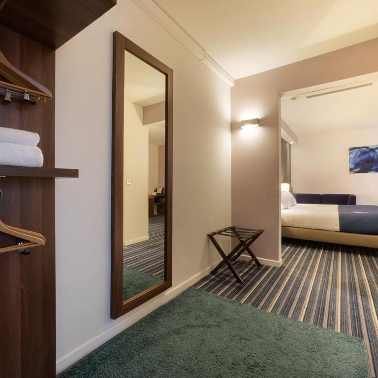 Holiday Inn Express Amiens by IHG - Chambre Lit Queen-Size Standard - Accessible aux Personnes à Mobilité Réduite avec Petit-Déjeuner Gratuit - 3