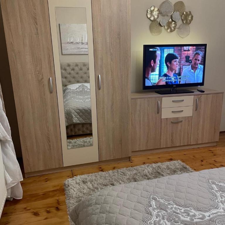 KristaLo Apartman Subotica - Two-Bedroom Apartment - 12