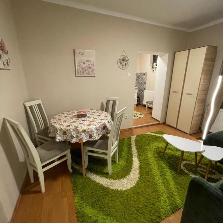 KristaLo Apartman Subotica - Two-Bedroom Apartment - 13