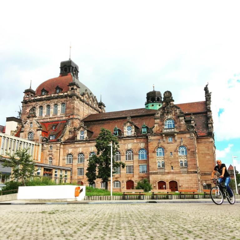 Altstadt - Exklusive 3-Zi-Wohnung für 6 Personen mit 90 qm, großer Dachterrasse, Parkplatz, WLAN - Apartment mit 2 Schlafzimmern - 49