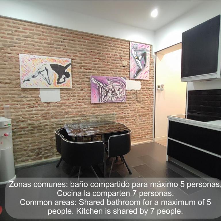 Chueca Rooms Madrid - Double Room with Private Bathroom - 1
