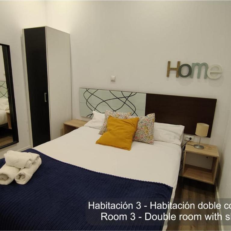 Chueca Rooms Madrid - Double Room with Shared Bathroom - 2