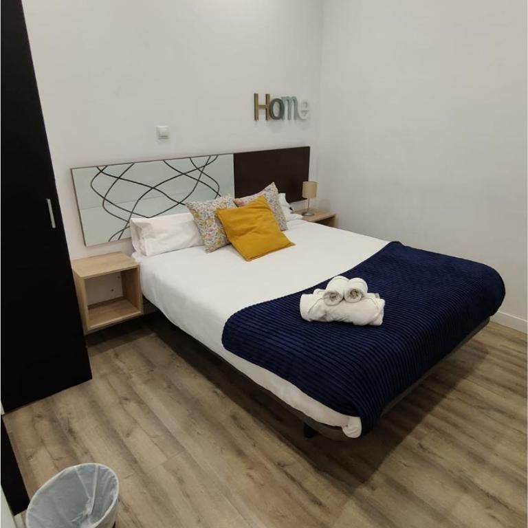 Chueca Rooms Madrid - Double Room with Shared Bathroom - 3