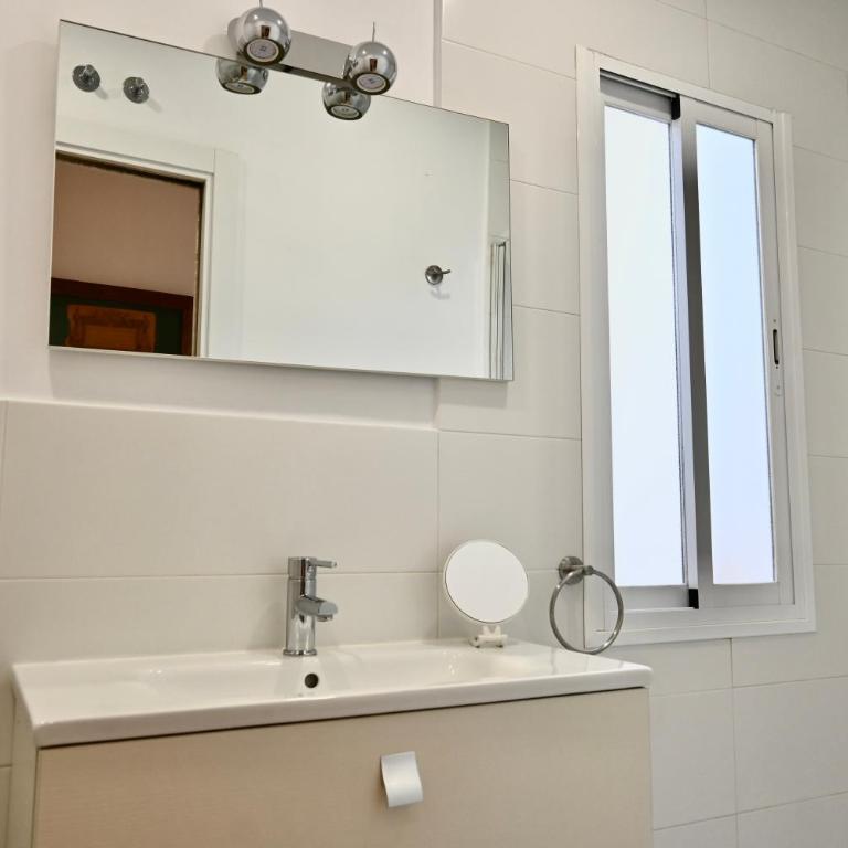 Moderno Apartamento TEMPORAL de dos dormitorios En Avenida América CAR1012 - Apartamento de 2 dormitorios - 13