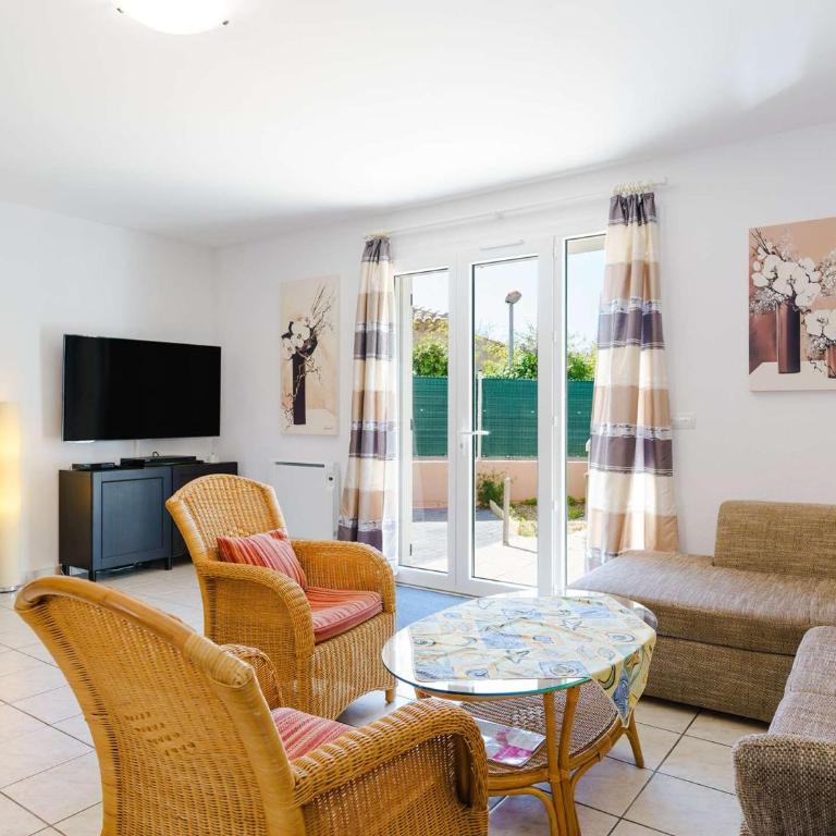 Villa climatisée 4 pièces avec terrasse, WIFI, garage, proche de la plage, animaux acceptés - FR-1-409-81 - Villa - 2