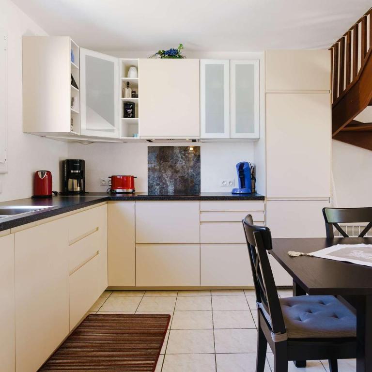 Villa climatisée 4 pièces avec terrasse, WIFI, garage, proche de la plage, animaux acceptés - FR-1-409-81 - Villa - 3