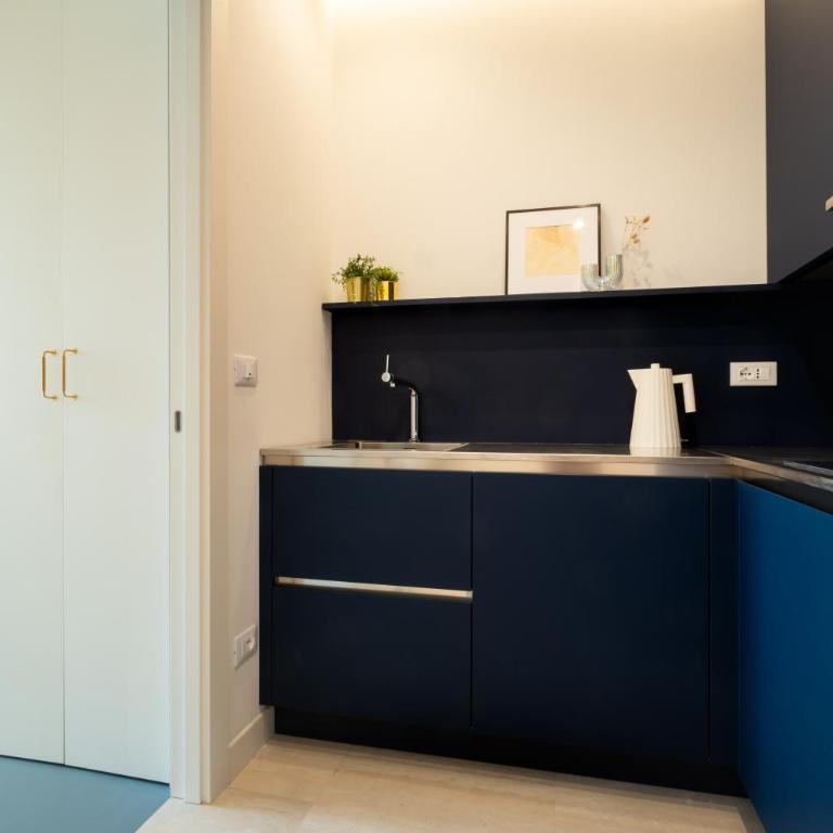 Realkasa Gallery Blue Suite - One-Bedroom Apartment - 13