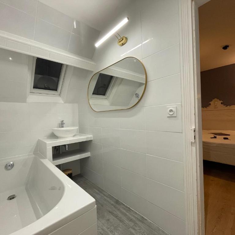 La Villa Les Mots Passants - Chambre Double Supérieure Romantique avec Baignoire - 13