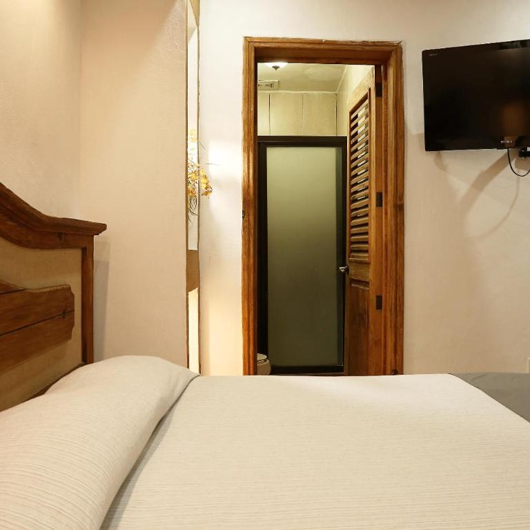 Meson de Juan Valle - Standard King Room - 4