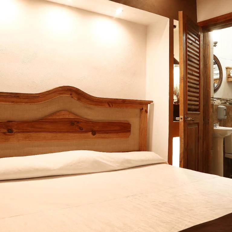 Meson de Juan Valle - Standard King Room - 9