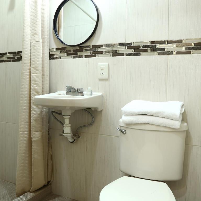 Meson de Juan Valle - Standard King Room - 15