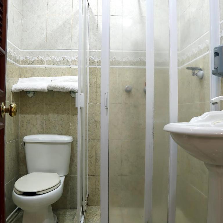 Meson de Juan Valle - Standard Queen Room - 2