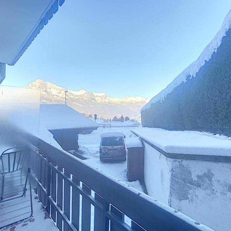 Studio cosy avec cabine, pied des pistes à Combloux, balcon, casier à skis, équipements modernes - Studio - 10