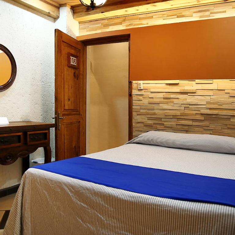 Meson de Juan Valle - Standard Queen Room - 5