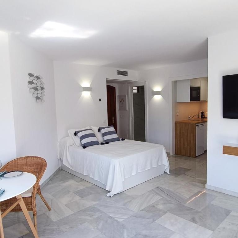 Beach Studio Puerto Marina Playa - Studio Apartment - 7