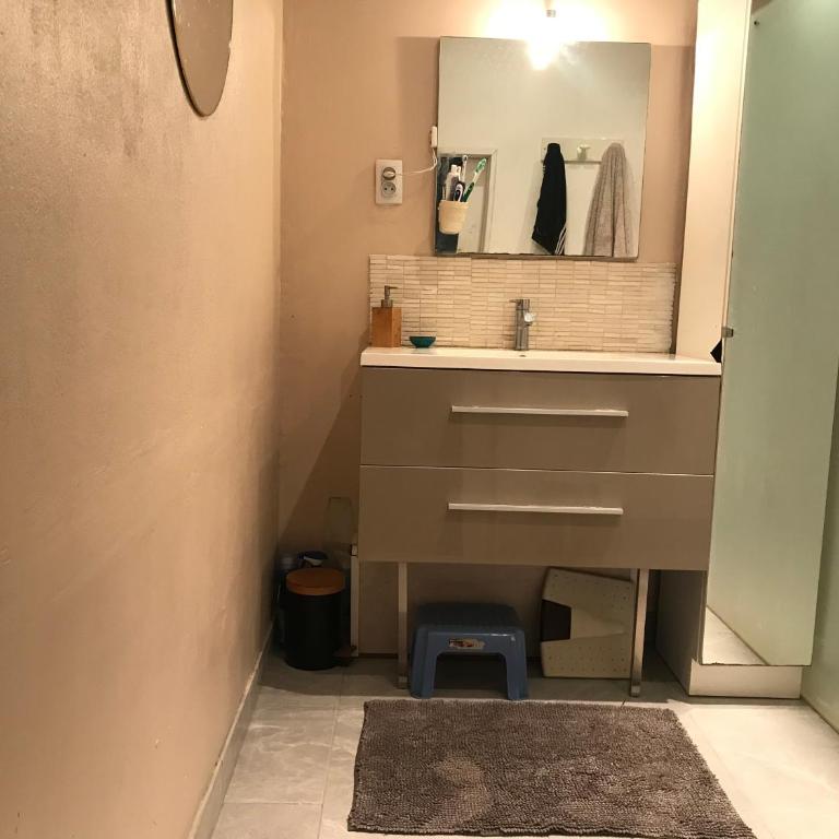 Maison, 2chambres, gde terrasse, prox SNCF, friche et Vieux Port - Two-Bedroom House - 4