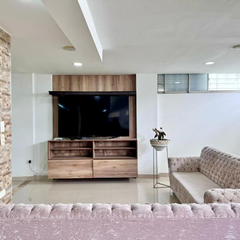 HELENE HOUSE - Deluxe Queen Room - 37