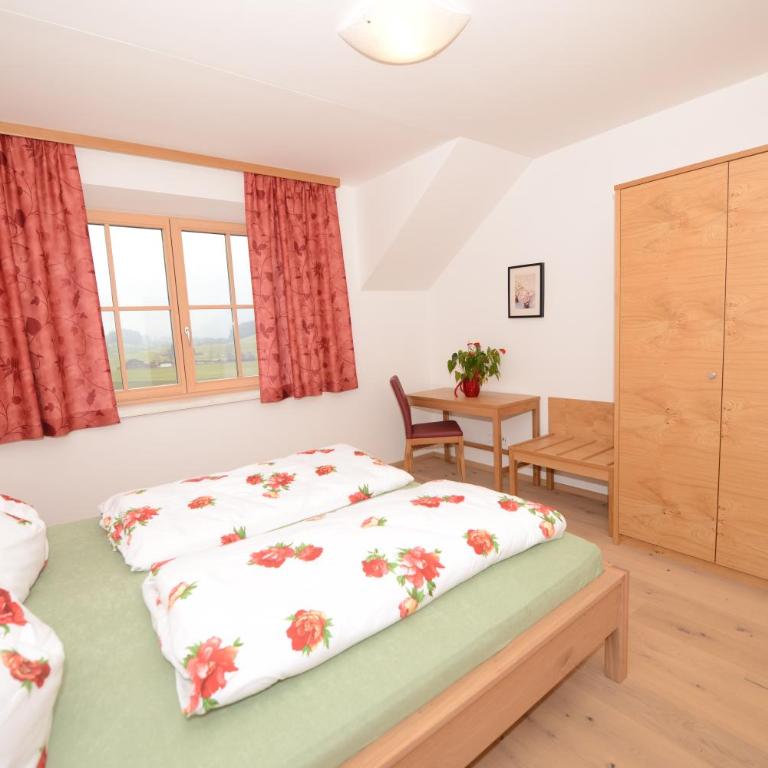 Weinbachbauer - Urlaub am Bauernhof - Apartment mit 2 Schlafzimmern und Bergblick - 1