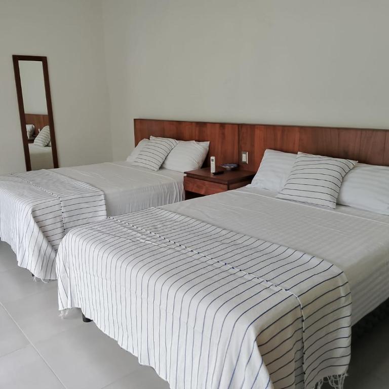 Deluxe Apartments Azure - Habitación Doble con vistas a la piscina - 2 camas - 2