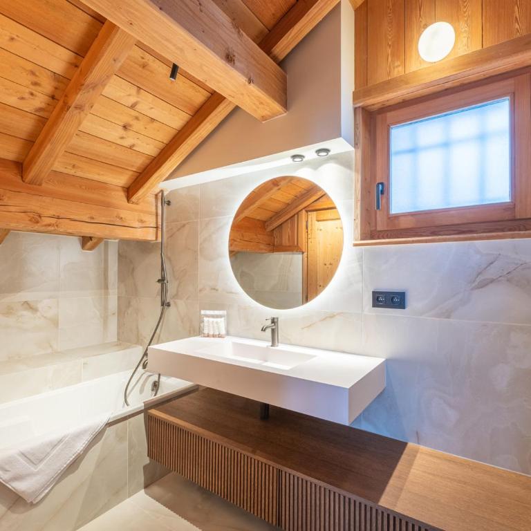 Chalet de luxe Alpe d'Huez avec spa et ski aux pieds - FR-1-645-48 - Chalet - 8