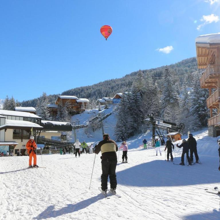 Appartement rénové au centre de La Tania avec parking - FR-1-568-47 - Apartment - 4