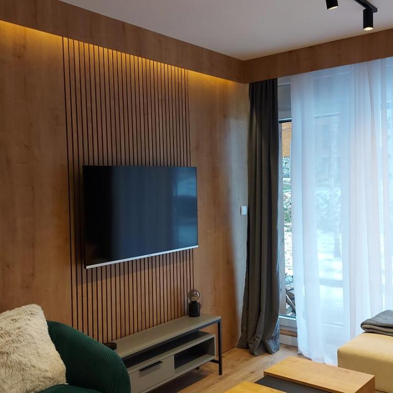 Mountain Dreams - Three-Bedroom Apartment - 4