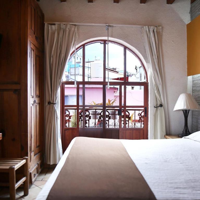 Meson de Juan Valle - King Room - 7