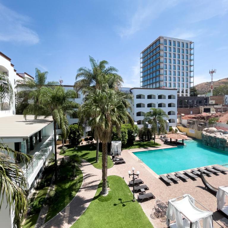 Hotel Gran Plaza & Convention Center - Double Room with Two Double Beds - 5