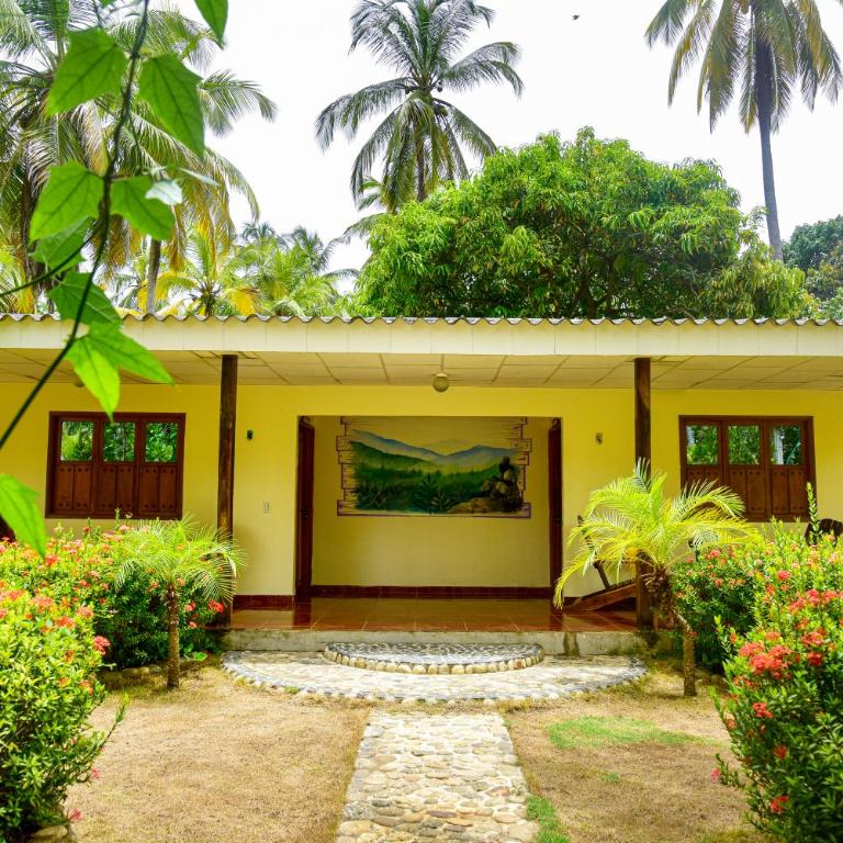 Playa Mareygua Hostal - Habitación Cuádruple - vistas al jardín - 2