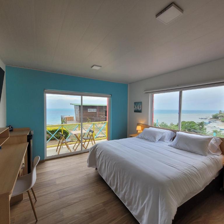 321 Surprise Beach house and Glamping - Habitación Doble con balcón y vistas al mar - 6