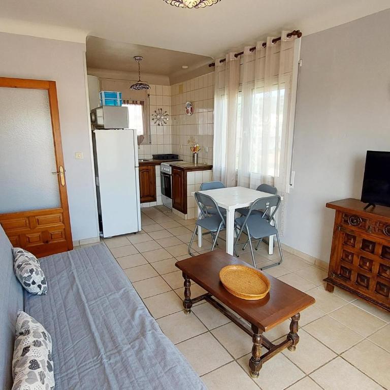 Magnífico ático amueblado con terraza a 2 pasos de la playa - Se aceptan mascotas - ES-170-23 - Apartamento - 6