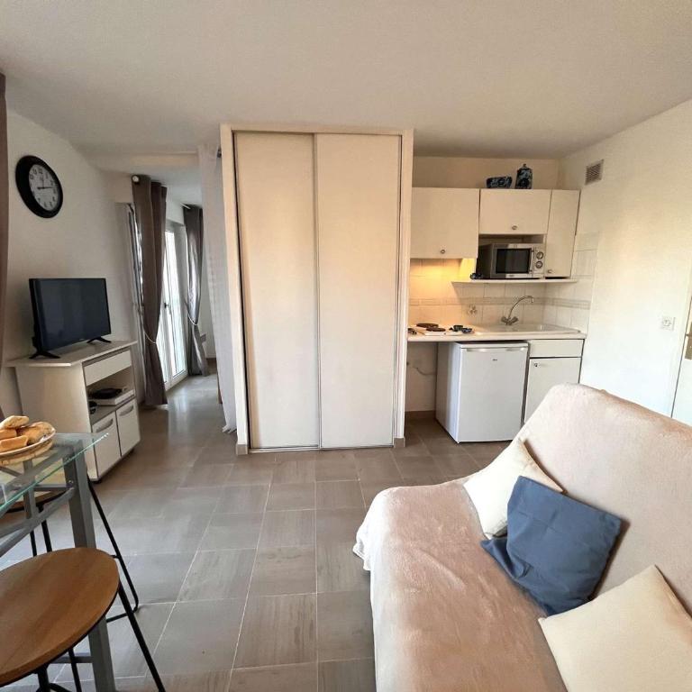 Studio cabine 2 pers à Port Fréjus, proche plage, internet inclus - FR-1-226A-168 - Appartamento - 4