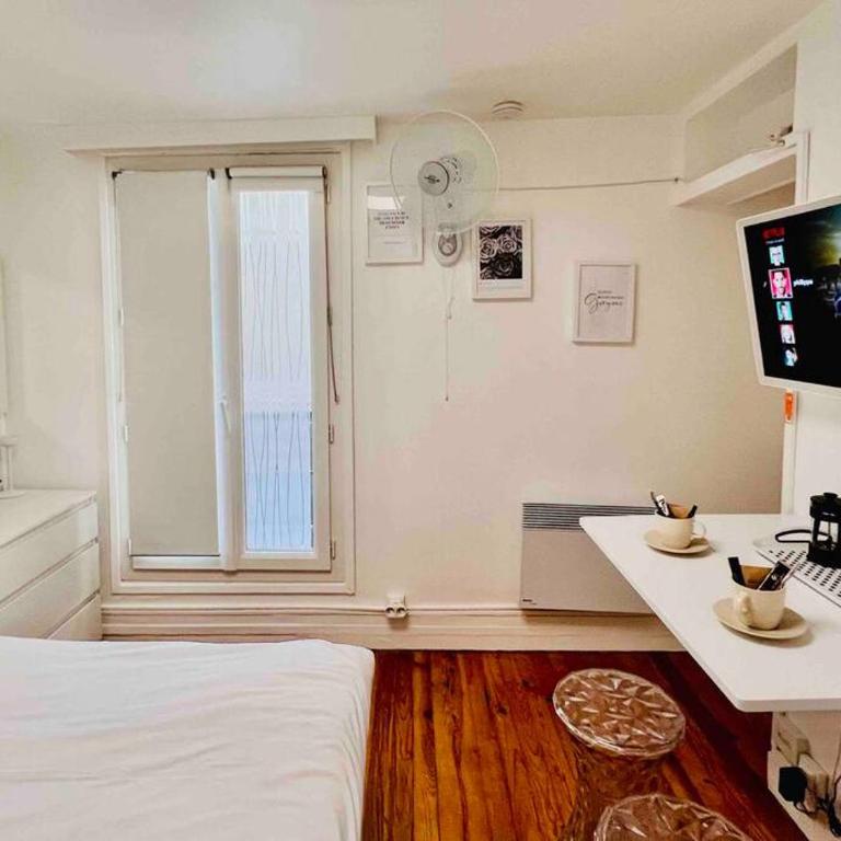 Iconic location only 500 meters to The Louvre - Studio - 15