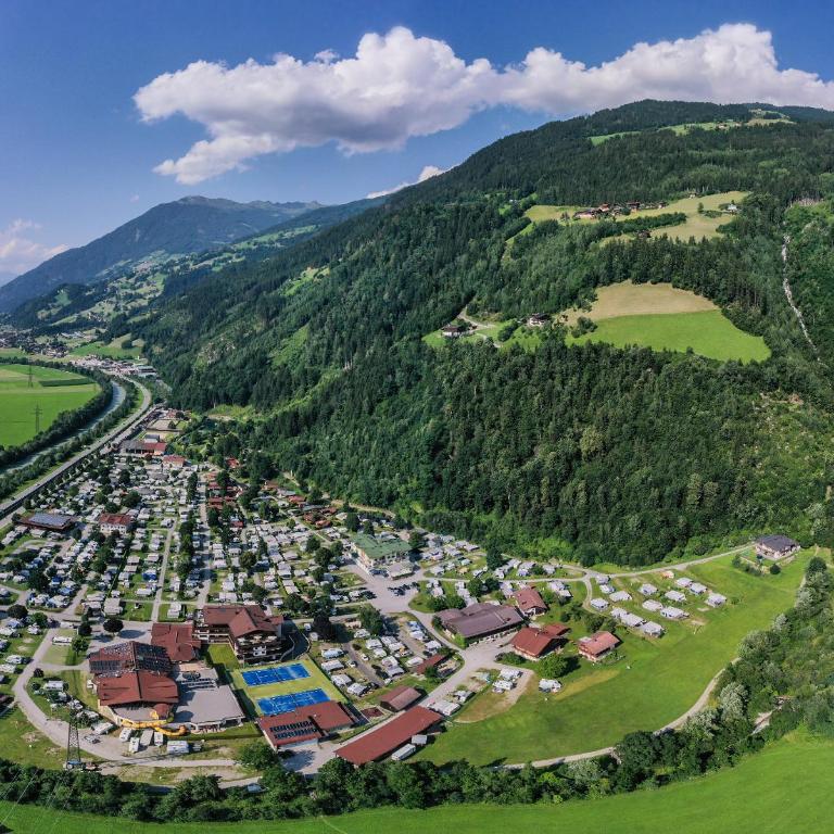 Chalet - Direkt am 5 Sterne Campingplatz Aufenfeld im Zillertal mit Hallenbad und Sauna - Haus mit 2 Schlafzimmern - 37