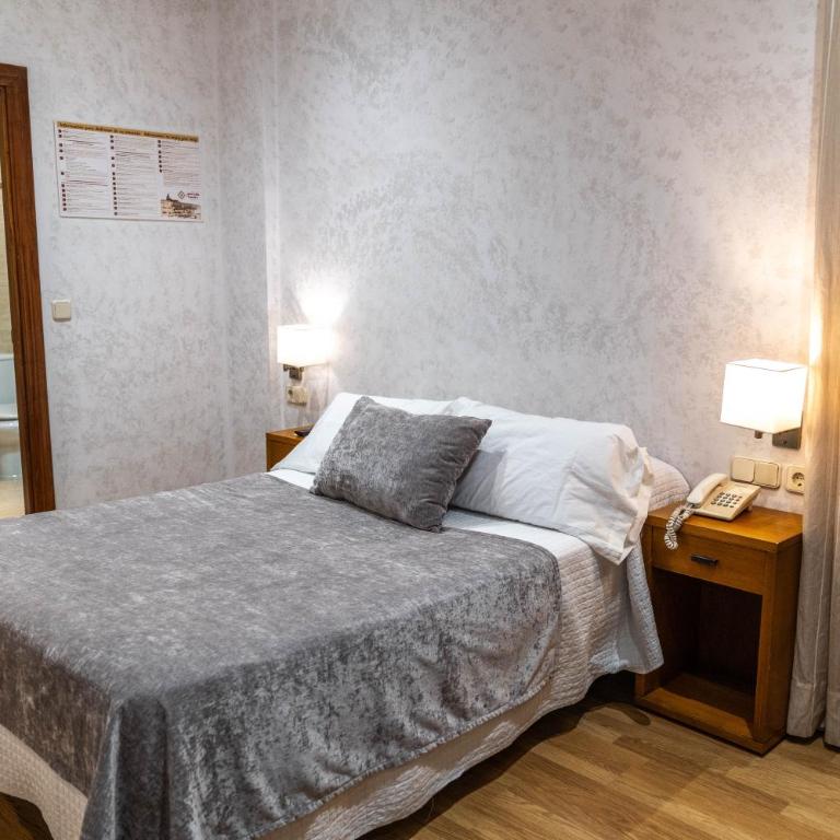 Hotel Granada Centro - Budget Double Room - 1